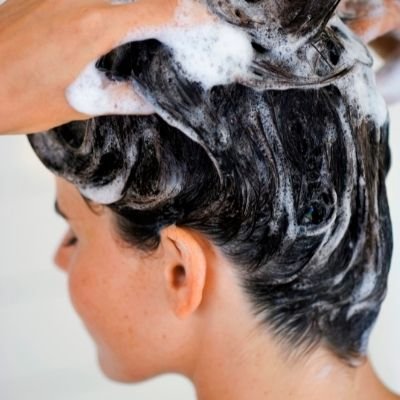 como Lavarse el pelo con champu alisado organico paso 1